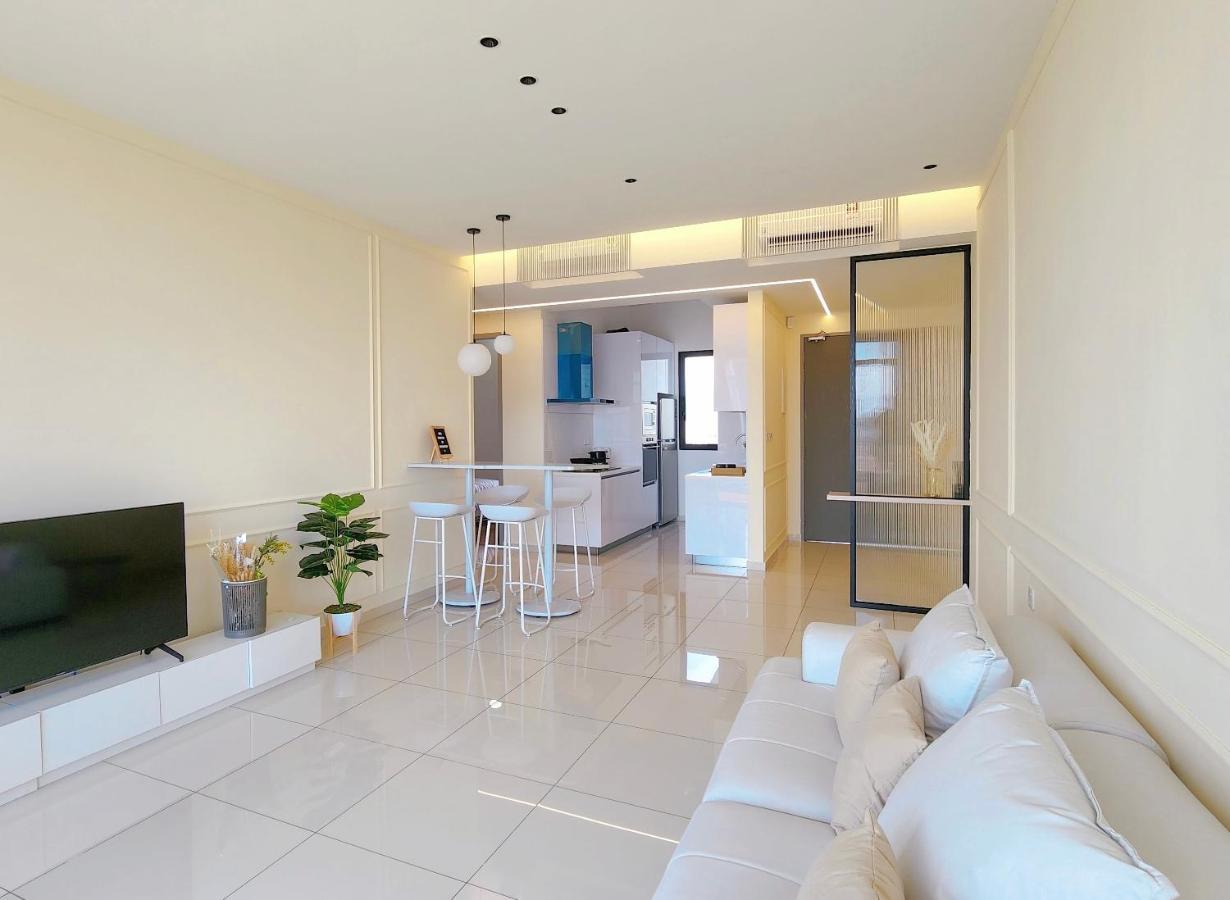 Skypool With Seaview 8Pax Beacon Executive Suites - Georgetown City Centre - 3Km To Komtar George Town Exterior foto
